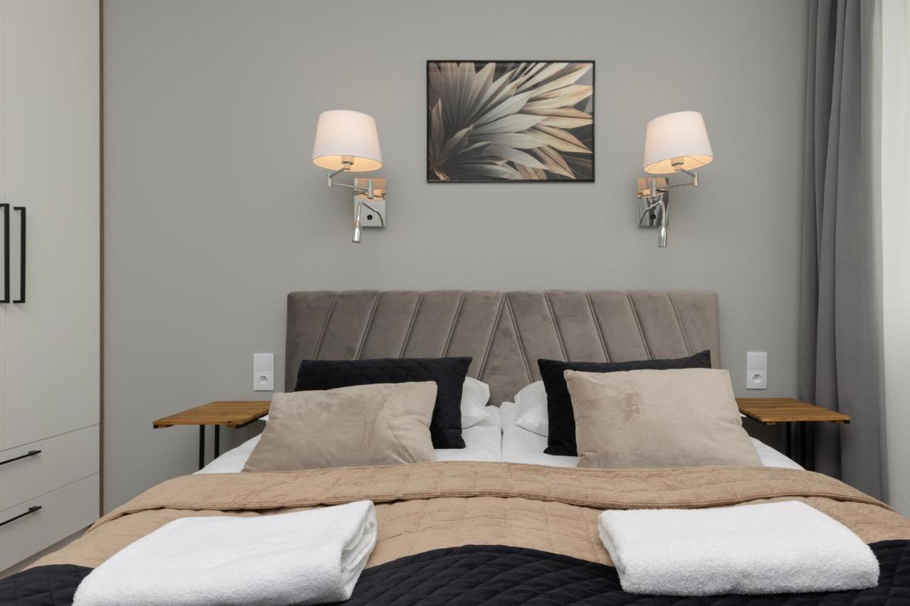 Stunning Family Apartment Ursynow With Parking & Balcony By Noclegi Renters Варшава Экстерьер фото