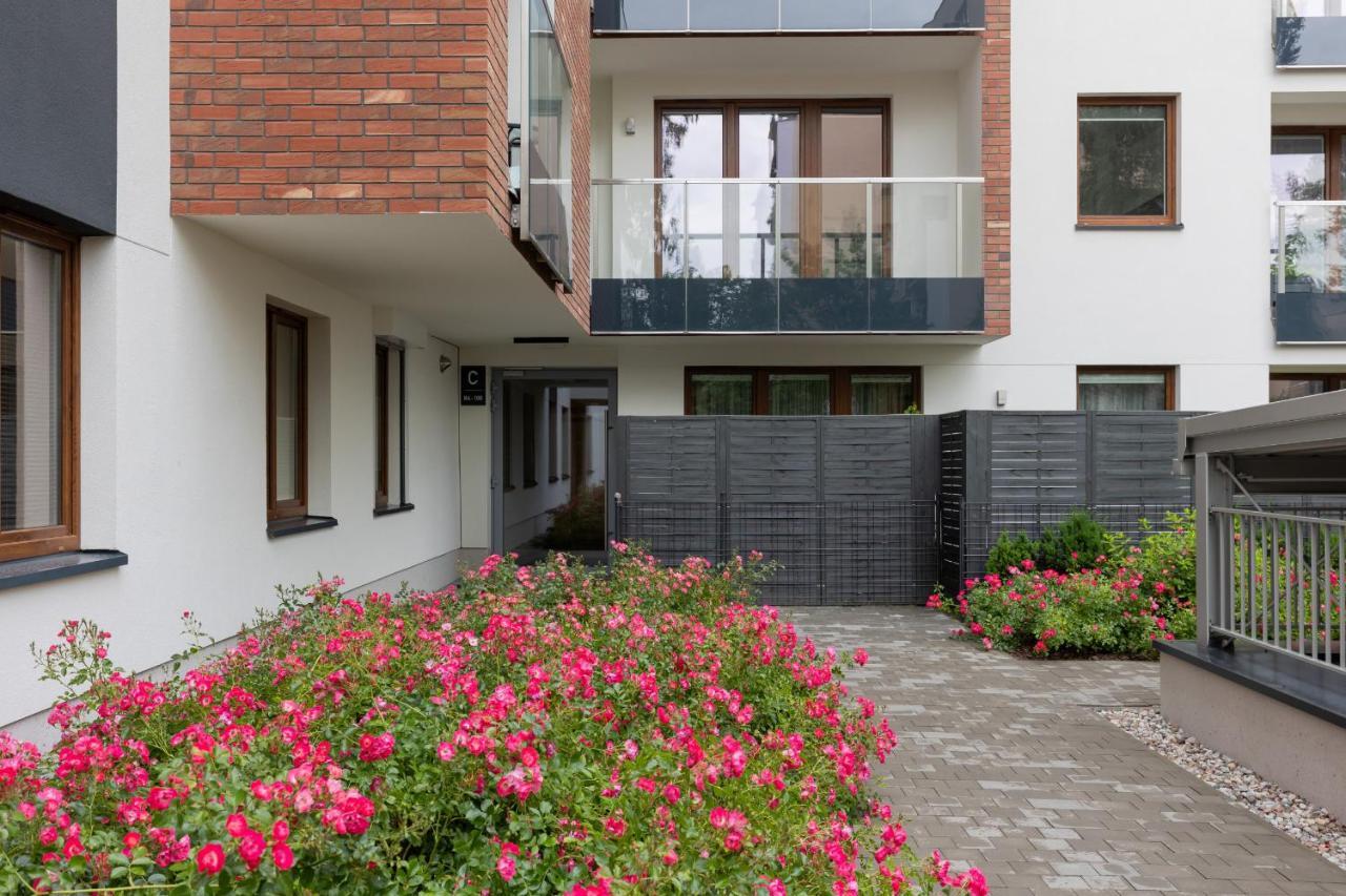 Stunning Family Apartment Ursynow With Parking & Balcony By Noclegi Renters Варшава Экстерьер фото